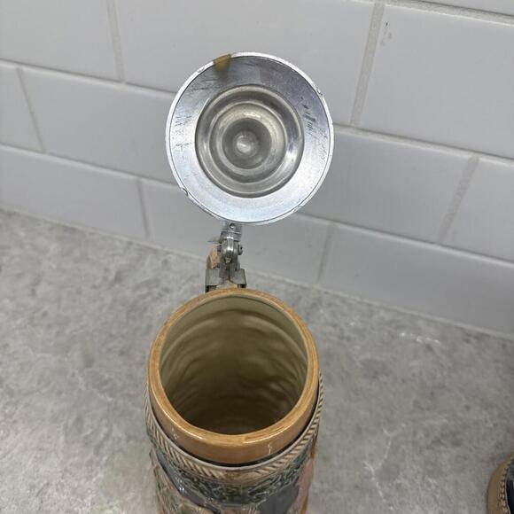 Lidded beer stein with lid made in Japan - Picture 2 of 6